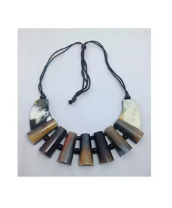 Collar con Colgante de Cuerno de Búfalo con Mariposa Clásica, Venta Caliente, con Logotipo Personalizado, Engaste de Canal, para Mujer, Joyería para Fiesta, CRESCENT CRAFTS - Product Image 1