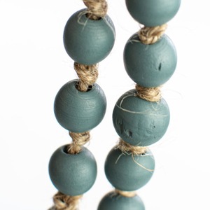 Guirnalda de madera con cuentas de madera natural, perfecta para la decoración de mesas, moderna, versátil, añade calidez y elegancia a la decoración - Product Image 3