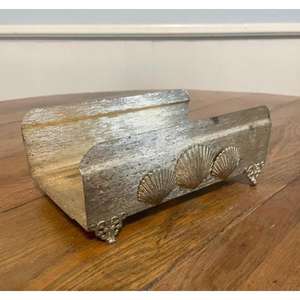 Charmant porte-mouchoirs de ferme rustique en métal galvanisé durable avec finition antique idéal pour la décoration intérieure - Product Image 1