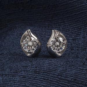 Boucles d'oreilles solitaires Clara en argent sterling 925 avec zircone suisse et plaqué platine, forme goutte d'eau, cadeau pour femmes et filles - Product Image 2