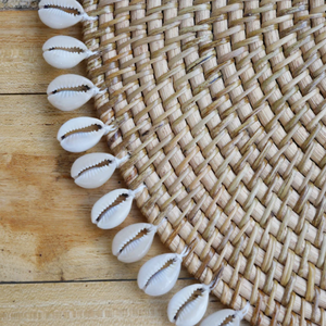 แผ่นรองจานหวายธรรมชาติทอมือ ขอบเปลือกหอย |   ของตกแต่งโต๊ะสไตล์โบโฮ, แผ่นรองจานรักษ์โลก - Product Image 4