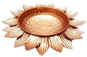 Bol décoratif Urli en laiton au design tournesol doré moderne Cadeau de mariage élégant Décoration de centre de table et de bougeoir - Product Image 6