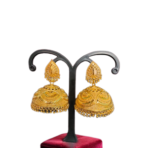 Boucles d'oreilles de fabrication indienne serties de boucles d'oreilles de style Jhumka plaqué or 22CT bijoux pour femmes par les exportateurs indiens - Product Image 2