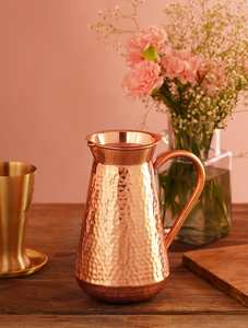 Pichet en cuivre martelé fabriqué à la main en métal élégant récipient à boissons au design antique pour la cuisine à domicile et les fêtes - Product Image 5