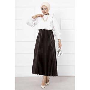 Jupe longue modeste en satin marron plissée avec taille naturelle - Product Image 1