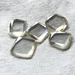 เพชรโมอิสซาไนต์สีขาวทรงโพลกี้ 5 เม็ด เพชรโมอิสซาไนต์ทรงโพลกี้เจียระไน และเครื่องประดับเพชรอื่นๆ - Product Image 2