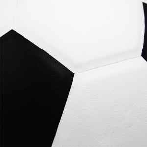 Ballon de football d'exercice en PVC blanc et noir Vessie enroulée en polyester PVC à haute brillance Conception à 32 panneaux 4 entraînements Jeu et pratique en plein air - Product Image 6