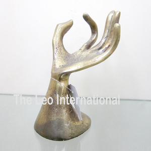 Juego de 2 esculturas con diseño de forma de hoja, esculturas modernas decorativas para el hogar chapadas en oro de Metal de latón de lujo de la India - Product Image 3