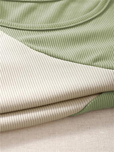 เสื้อกล้ามถักนิตติ้ง 100% ผ้าฝ้าย เป็นมิตรกับสิ่งแวดล้อม ระบายอากาศได้ดี ไร้ตะเข็บ ยืดหยุ่น ดีไซน์ลำลอง สไตล์สตรีทแวร์ พร้อมโลโก้ด้านหน้า - Product Image 2