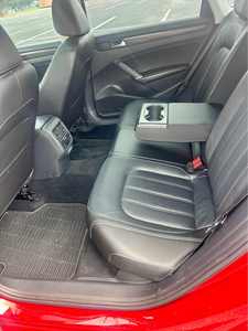 Pre-Owned Clean 2022 Volks-wagen Passa-t 2.0T SE - Product Image 3