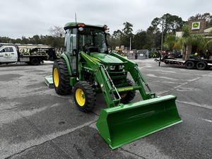 Tractor John Deere 4044R 4x4 para Agricultura con Implementos Completos a Precios Muy Económicos en Venta - Product Image 2