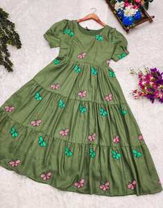 Vestido Maxi de Verano de Algodón con Elegante Estampado de Mariposas, Listo para Fiestas, Protección Solar y Absorción de Humedad - Product Image 3