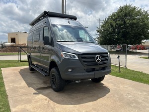 Autocaravanas de Primera Calidad a Precio de Fábrica, Amplio Espacio Interior, Resistentes y Grandes - Product Image 1