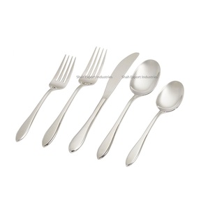 Ensemble de couverts en argent en acier inoxydable avec placage à poignée unique et créatif pour les dîners et les cadeaux de mariage à la maison - Product Image 1