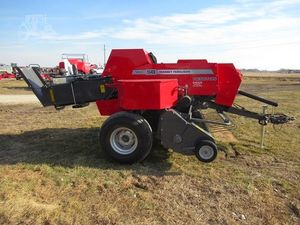 Mini Tractor MASSEY FERGUSON 1840 SQuare baler - Product Image 3
