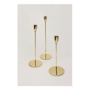 Portavelas de latón de inspiración rústica con acabado dorado perfecto para complementar detalles de madera o naturales - Product Image 1