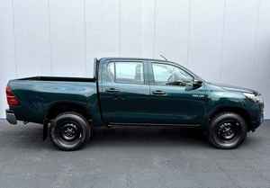 Camioneta Hilux Usada 2021-2022, 4.5L Automática, Asientos de Cuero, Techo Panorámico, Cámara 360, Lista para Conducir - Product Image 4