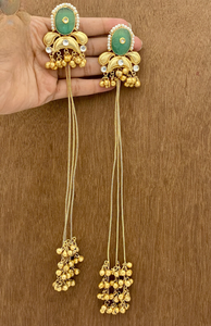 Pendientes tradicionales de estilo Amrapali para mujer, Pendientes colgantes de declaración étnicos indios hechos a mano, acabado dorado antiguo Jhumki - Product Image 6