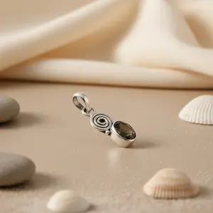 Colgante de Plata 925 con Cuarzo Ahumado para Mujer, Joyería Artesanal de Piedra Preciosa en Oro Rosa con Baño de Rodio y Detalles de Dijes - Product Image 1