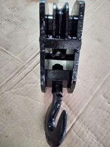 Gancho de elevación de grúa EOT 20 toneladas MS Gancho laminado en caliente Superficie galvanizada Marca CMK Caja de gancho de grúa industrial resistente embalada - Product Image 3