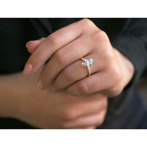 Forma de pera solitario Moissanite Anillo de Compromiso 14K Anillo de promesa Anillo nupcial/Regalo para ella/Anillo de diamante simple Aniversario Gif - Product Image 2