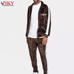 Vêtements de sport pour hommes, survêtement en velours de qualité supérieure avec différents styles uniques pour hommes de VIKY INDUSTRIES - Product Image 4