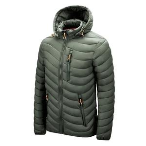 Veste d'hiver épaisse et chaude de couleur unie pour homme, en gros, avec logo personnalisé, veste matelassée personnalisée - Product Image 2