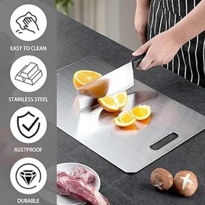 Tabla de cortar de acero inoxidable, accesorio de cocina antideslizante a prueba de óxido para un fácil uso, divisor de verduras y carnes de 32CM * 21CM - Product Image 1