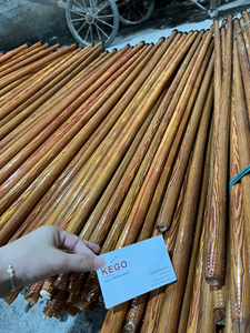 Balais en bois d'eucalyptus enduits de PVC résistant à l'humidité de 120cm avec tête en plastique fabriqué au Vietnam - Product Image 6