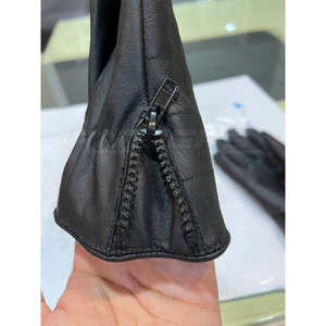 Guantes de esquí de dedo completo con aislamiento cálido de invierno de tendencia superior Antideslizante Correas de muñeca ajustables Guantes de snowboard de cuero de bajo precio - Product Image 3