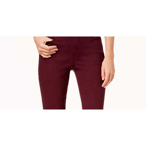 กางเกงยีนส์ทรงสกินนี่สีแดงสำหรับผู้หญิง ยี่ห้อ Style & Co ไซส์พลัส  กระชับสัดส่วน  ขาเรียว ไซส์ XL  แต่งขาดรุ่ย  ตกแต่งด้วยรู  โลโก้ที่เอว - Product Image 2