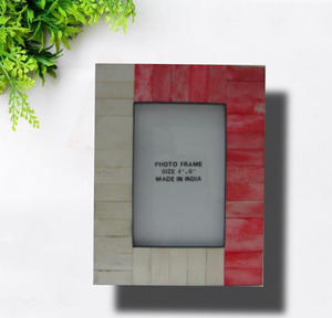 Marco de fotos de madera de resina con incrustaciones de hueso de calidad de exportación clásica para decoración del hogar y sala de estar Artículo de regalo versátil - Product Image 1