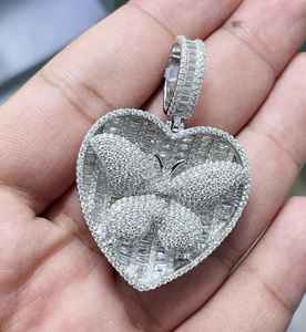 Colgante de Diamante en Forma de Corazón con Diseño de Mariposa, Moissanita, Corte Baguette Redondo, Plata de Ley 925, Chapado en Oro, Joyería Fina - Product Image 1