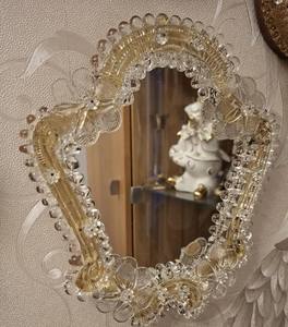 Miroir vénitien avec ornements en verre de Murano, élégance artisanale - Product Image 2