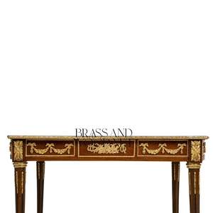 Mesa de Centro de Lujo con Incrustaciones de Madera Intrincadas y Detalles en Latón para una Decoración Elegante de la Sala de Estar - Product Image 4