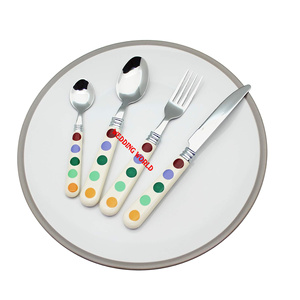 Ensemble de cinq couverts en métal finition or, qualité supérieure, faits à la main, classiques, élégants, nouveaux couverts en métal - Product Image 5