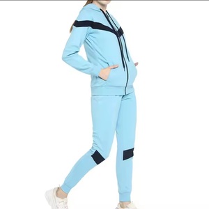 Sweat-shirt d'hiver pour femmes avec logo personnalisé de haute qualité Ensemble de pantalons évasés à capuche rouges avec fermeture éclair Conception imprimée respirante grande taille - Product Image 6