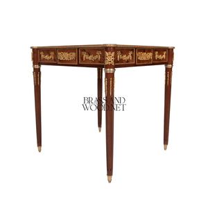 Mesa Auxiliar Cuadrada de Estilo Francés de Lujo con Incrustaciones Florales Intrincadas y Detalles Ornamentales de Latón Dorado para Decoración de Palacios - Product Image 5