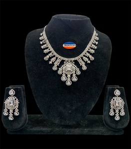 Collier Ethnique serti de Diamant Américain Solide Motif Chaîne à Maillons Ovale en Laiton Bijoux Pierre Naturelle Création pour Mariage - Product Image 1