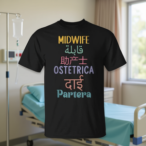 T-shirt per ostetriche con design multilingue per infermiere e studenti, girocollo unisex per adulti, stampa digitale a maniche corte - Product Image 3