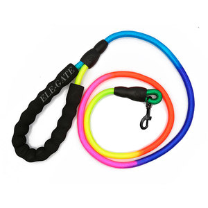 Laisse anti-traction en nylon 3M durable pour chiens de taille moyenne et grande, avec rembourrage confortable et éclairage sécurisé, motif uni classique - Product Image 2