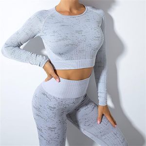 2023 mujeres elegante tendencia Yoga traje sin costuras manga larga Crop Top y Leggings Yoga gimnasio conjuntos Fitness mujeres alta calidad - Product Image 1