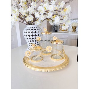 Boîte en métal plaqué or et verre transparent de concepteur unique le plus exigeant avec couvercle en marbre blanc Fourniture d'ustensiles de cuisine - Product Image 2