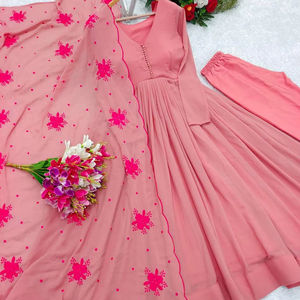 Vestido Anarkali DE TRABAJO bordado de Georgette de imitación de diseñador más reciente de FabZone - Product Image 1