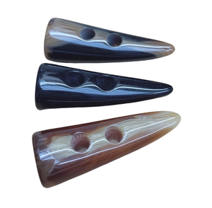 Bouton à bascule en corne de buffle poli à la main avec 2 trous Accessoires de vêtement pour la décoration de vêtements - Product Image 4