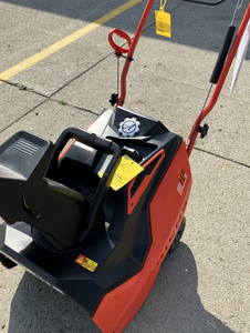 Souffleuse à neige à gaz 2024 Ariens Professional 28 \ "puissante lanceur de racines/centrifuge à 2 étages - Product Image 5