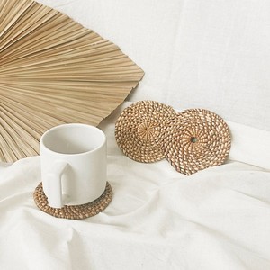 Tapis à vaisselle écologique en écorce de maïs tressée pour table à manger ronde en paille tissée à la main coussin isolant - Product Image 6