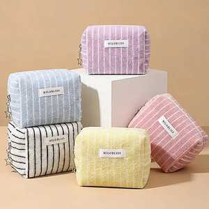 Trousse de Toilette Portable Rayée en Tissu Éponge avec Fermeture Éclair, Légère, Grande Capacité, pour Voyage - Product Image 1