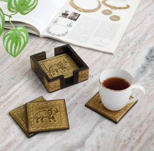 Posavasos de madera con diseño de mandala grabado y soporte, un hermoso juego de madera clara, disponible a precios de mayoreo. - Product Image 6