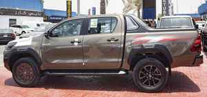 Neuf / Occasion BLANC 2023 TOYOTA HILUX GR SPORT 360 Caméra arrière Capacité de charge 31-40T Émissions Diesel / Essence Automatique - Product Image 3